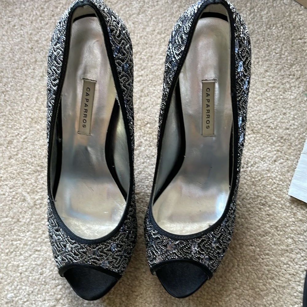 Heels - Picture 2 of 3